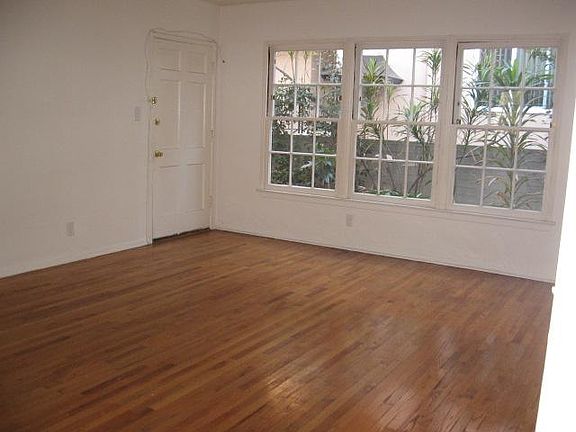 4th image of 455 S Maple Dr APT 1