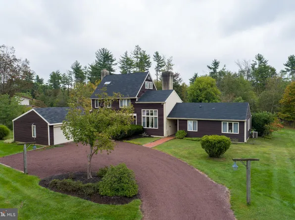 880 Brandon Ln, Schwenksville, PA 19473