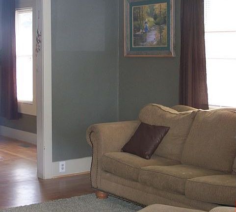 3rd image of 618 Park St