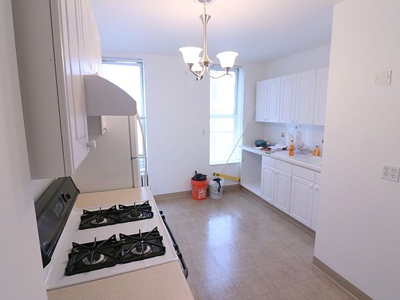 4th image of 5-26 51st Ave #3LL