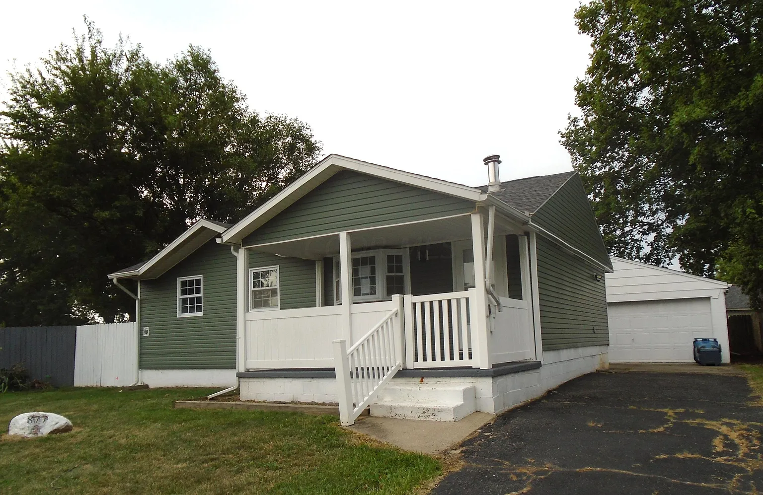 877 Traci Ct photo 1