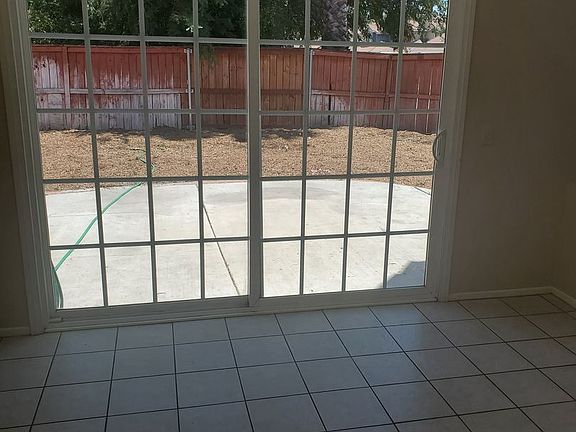 5th image of 2727 Salem Ct