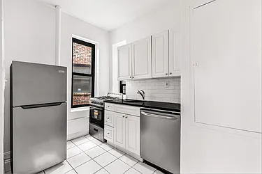 238 West 4th Street, #4C