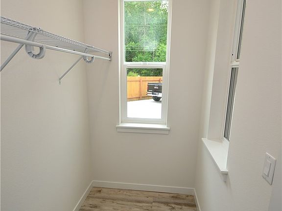 3rd image of 10523 Aqueduct Dr E