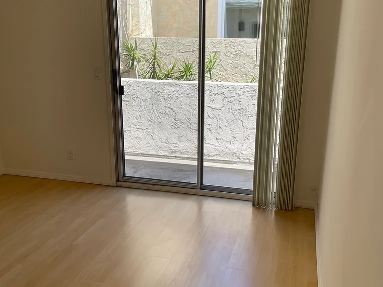 519 Francisca Ave #2 — Photo 7