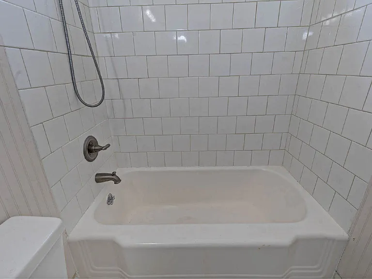 1523 Dixon Dr — Photo 8