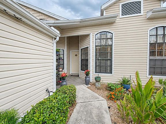 3rd image of 136 JUNIPER WAY