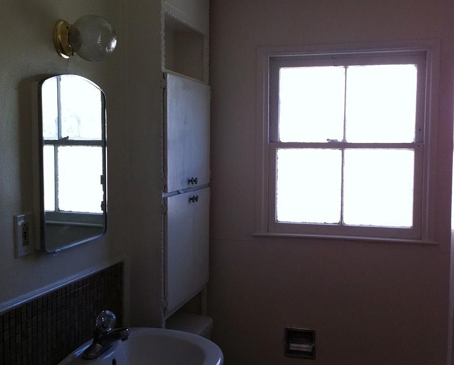 2nd image of 1298 W 24th St