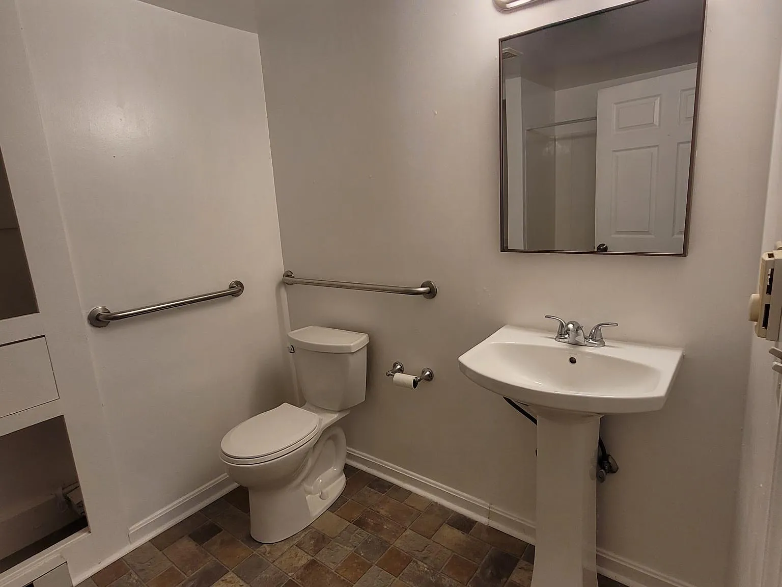 2 bed, 1000 sqft, $900 — Photo 4