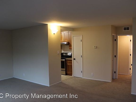 2nd image of 1501 Carmelita Ave APT 6