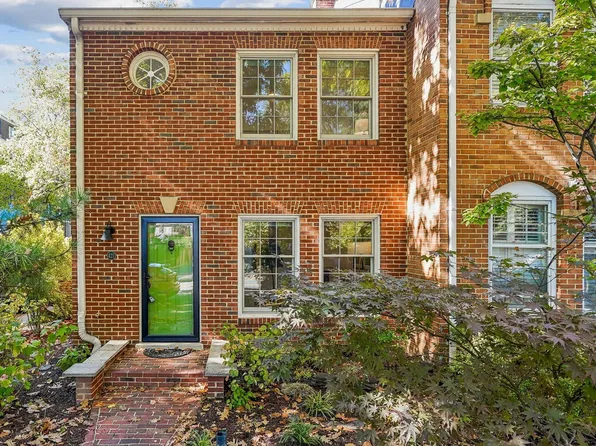 421 S Columbus St #421, Alexandria, VA 22314