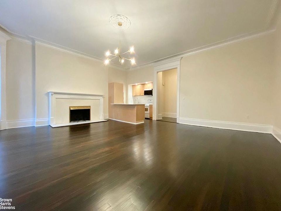 1st image of 247 W 72nd St APT 3RE