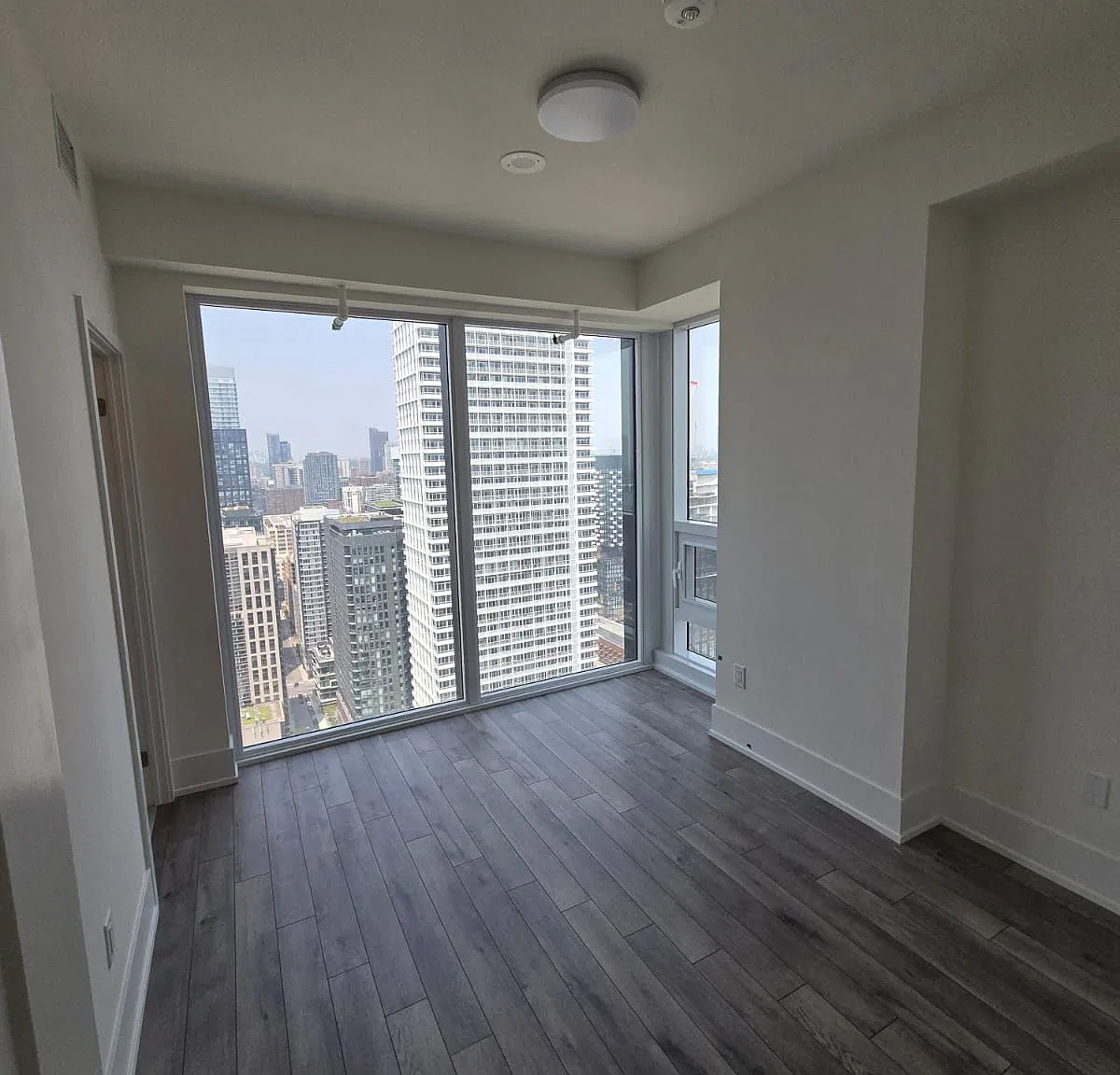 3 bed, $3,590 — Photo 3