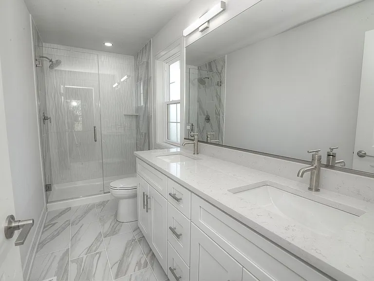214 N Walnut St — Photo 18