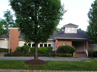 70 Crestview Ln #1933, Mount Arlington, NJ 07856