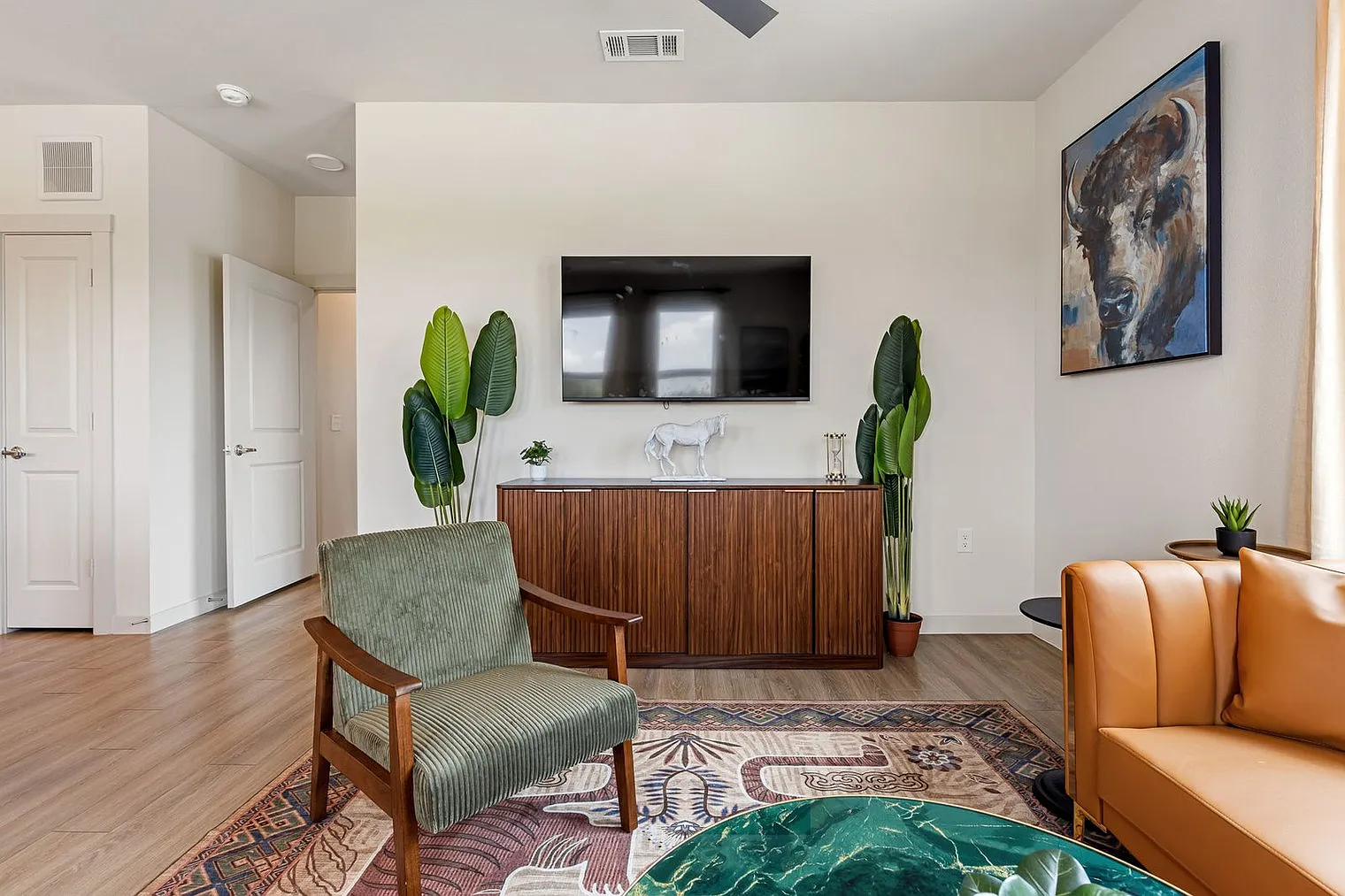 2 bed, 2.0 bath, 1173 sqft, $4,500 — Photo 4