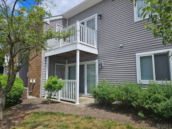 7105 Tamarron Dr, Plainsboro, NJ 08536