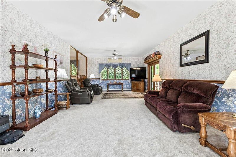 4th image of 410 Selfridge Road