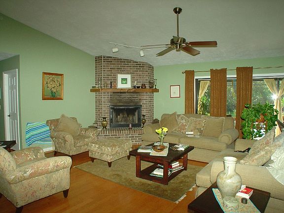 3rd image of 5816 Spruce Creek Woods Dr