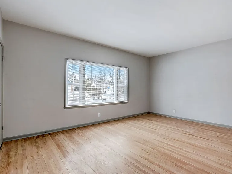 6805 6809 6811 6811a Lloyd Street 2013 #6815-W-2013A — Photo 14