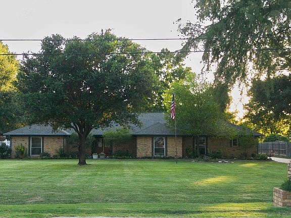 2nd image of 109 Karla Dr