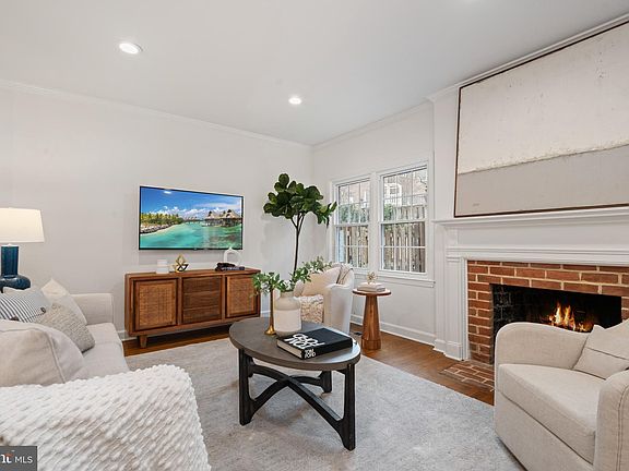 4th image of 3015 Federal Hill Dr