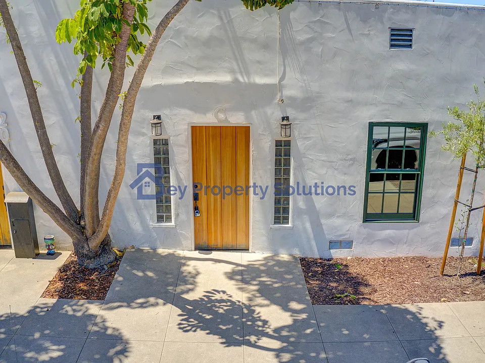 134 Nelson St #C