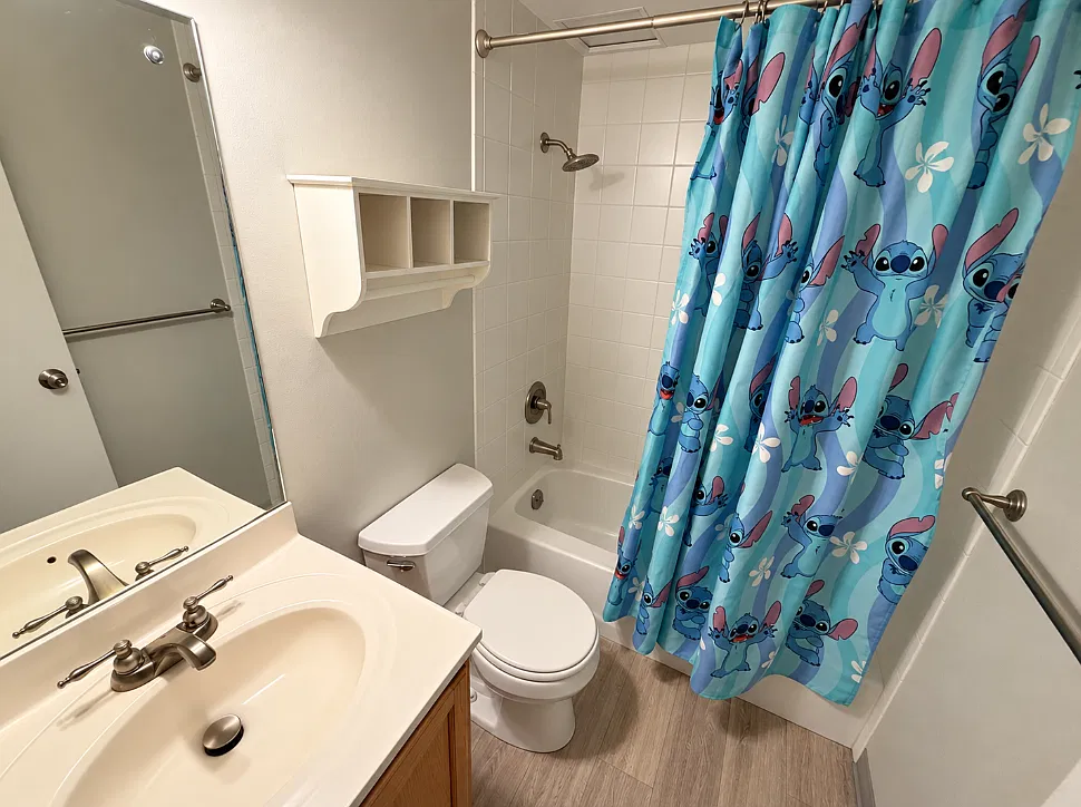 Lake Shore Flats - 202 Belv — Photo 2