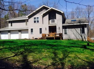 2130 White Oak Dr, East Stroudsburg, PA 18301
