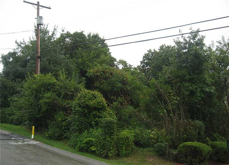 2nd image of 5 Ehle Ave