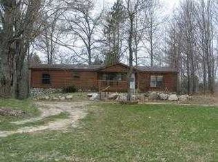 5522 Lake Rd, Fife Lake, MI 49633