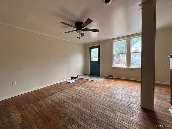 4th image of 108 S 4th St