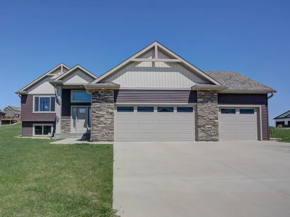 952 Golfview Ave, Zumbrota, MN 55992
