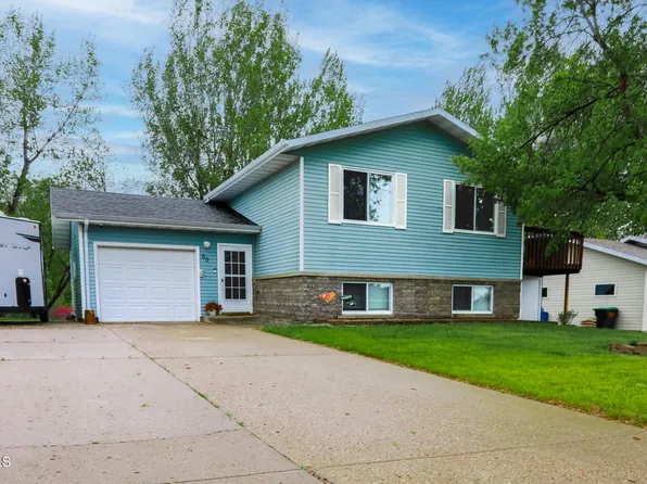 50 Custer Dr, Bismarck, ND 58504