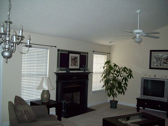 Spacious living room