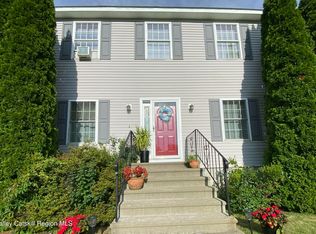31 Mahikan Drive Drive, Hudson, NY 12534