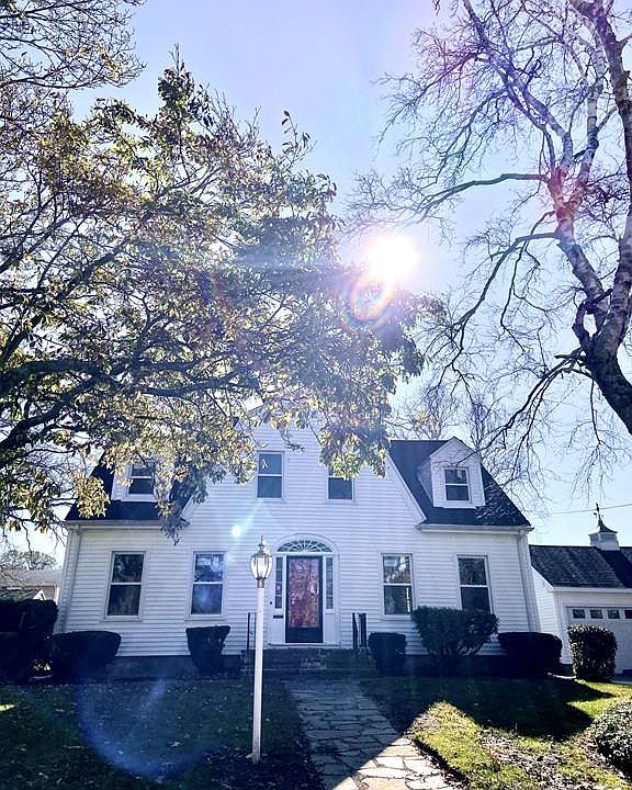 1st image of 270 Wilson St