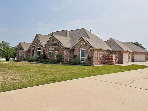 2nd image of 68 Stonegate Dr