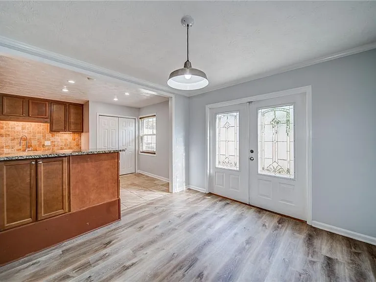 280 Winding River Dr #B — Photo 14