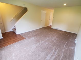 2402 Echo Valley Dr, Stow, OH 44224