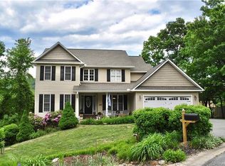 110 Charles Teague Dr, Candler, NC 28715