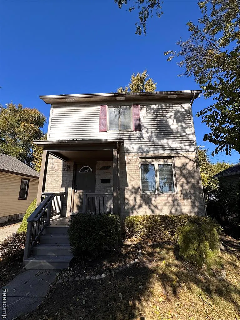 3 bed, 2.5 bath, 1972 sqft, $1,800 — Photo 1