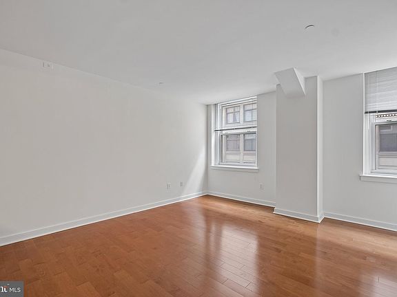 3rd image of 111 S 15th St APT 1512