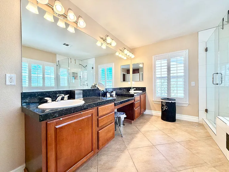 26187 Isherwood St — Photo 41