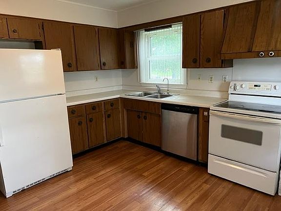 Partial view of the kitchen