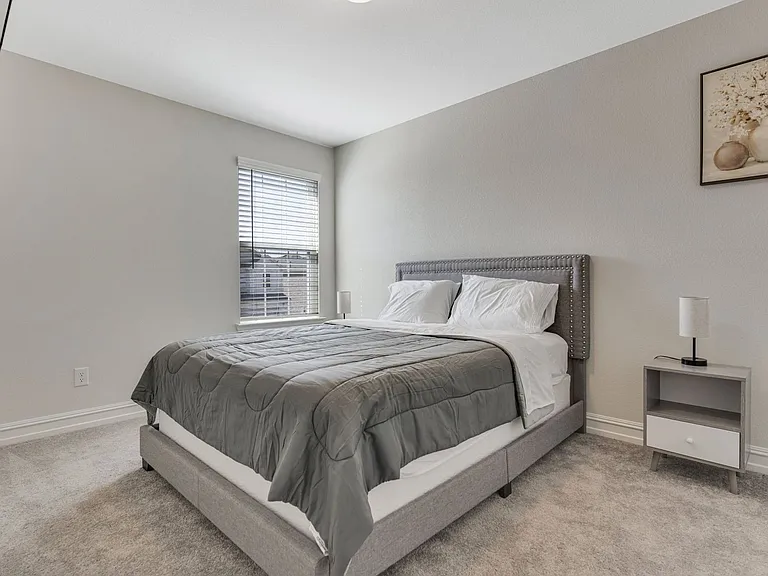 741 Creekwater Ln — Photo 9