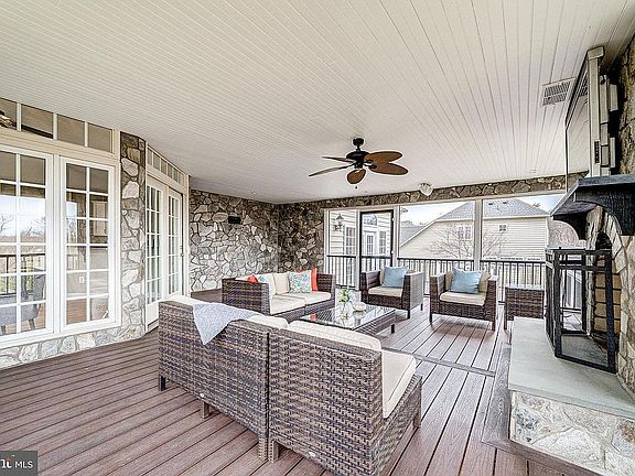 5th image of 42436 Holly Knoll Ct