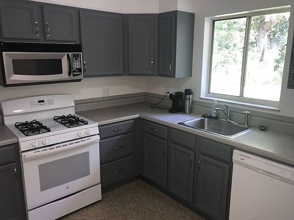 4th image of 405 Ocean Ave