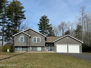 804 Midline Rd, Amsterdam, NY 12010