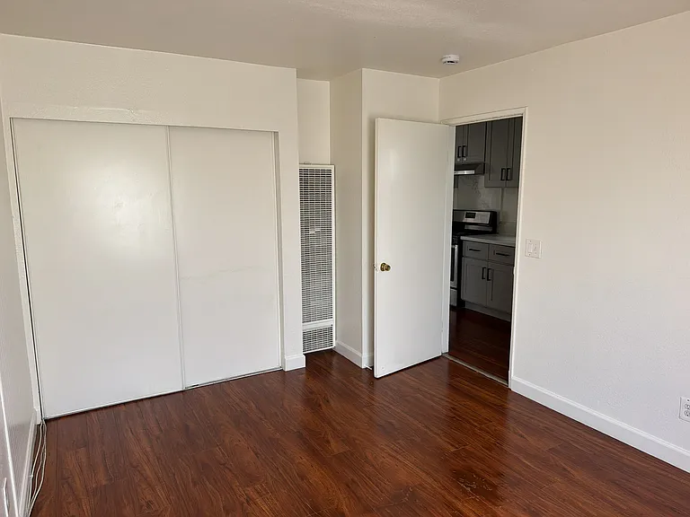 2309 N Naomi St #F — Photo 8
